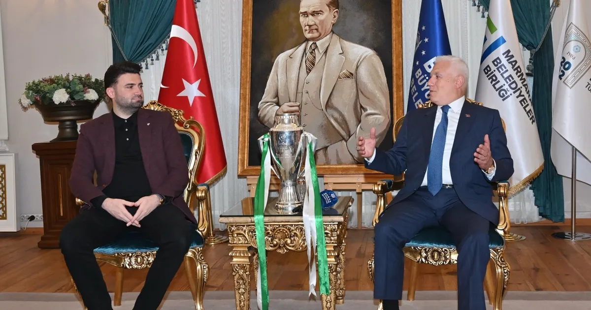 Bursaspor Başkanı Enes Çelik’ten Başkan Bozbey’e teşekkür ziyareti