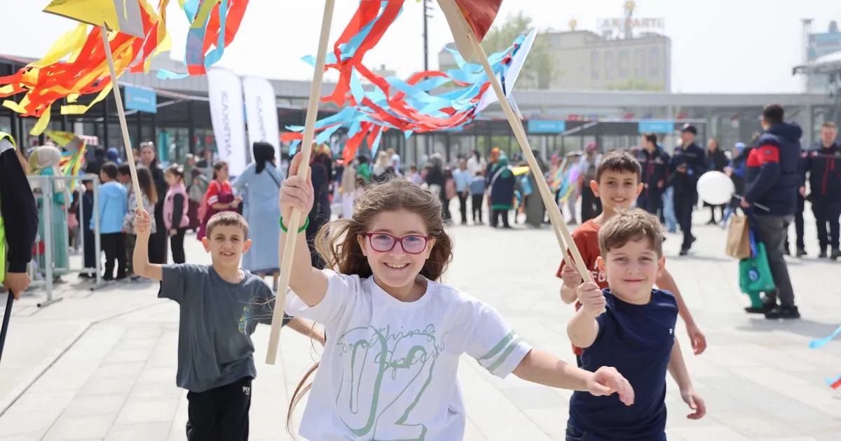 Kocaeli’de Milli İrade Meydanı her gün dolup taştı